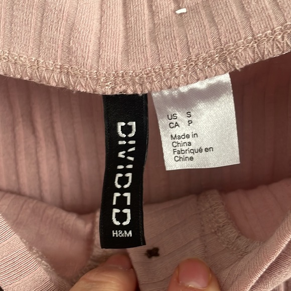 cropped off the shoulder top!! 💗 - Picture 2 of 2